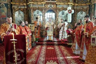 Liturghie arhierească la catedrala din Roman