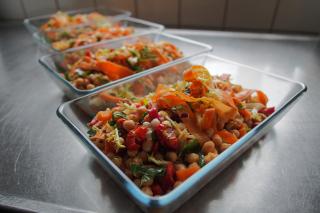Salată de năut cu ardei copți