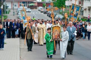 Procesiunea „Calea Luminii“ în oraşul Moineşti
