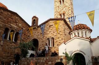 (Foto) Hramul Sfântului Efrem cel Nou – o mare de inimi în rugăciune