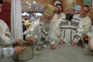 Târnosire de biserică și Sfânta Liturghie arhierească la Centrul de plasament din Gura Humorului