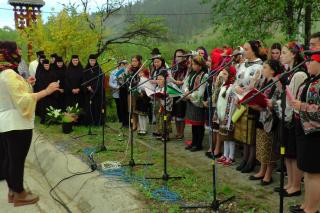 Festival de Artă Muzicală la Dorna Candreni – PS Damaschin Dorneanul: „Nu suntem numai trup, ci și suflet, iar acesta rămâne în veșnicie”