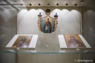 (Foto) Expoziția „Sfânta Parascheva de la Iași – Mărturii scrise”