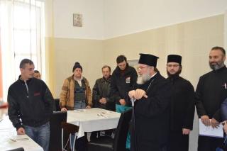 Alimente, compasiune și ajutor pentru persoanele nevoiașe din Roman