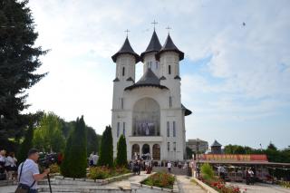 Catedrala „Învierea Domnului” din Fălticeni, sfințită în prezența a 3000 de credincioși
