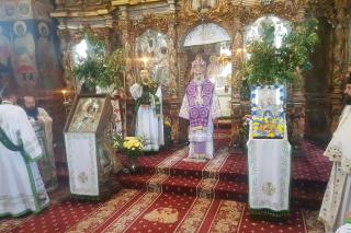 Liturghie baptismală la Catedrala Arhiepiscopală din Roman