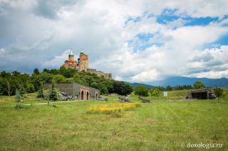 Cetatea Gremi și Biserica Sfinților Arhangheli