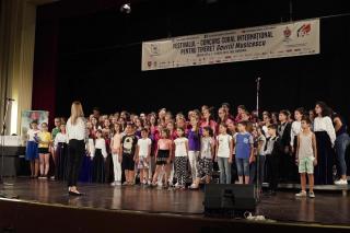 (Video) Secțiunea de concurs Coruri de copii Cantus Mundi