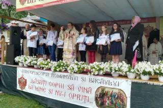 Liturghie arhierească la Biserica „Sfinşii Apostoli” din Parcul „Cancicov” - Bacău