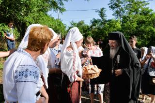 (Foto) Icoana Maicii Domnului Prodromița, sărbătorită la Tătărăni-Vaslui prin Liturghie arhierească