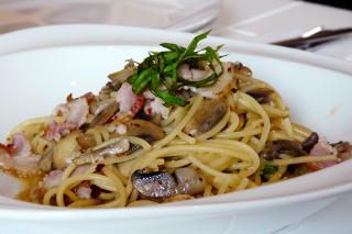 Spaghete cu ciuperci și bacon