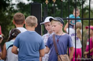Tabăra din pridvorul satului - sau cum m-am împrietenit cu Ionuț -