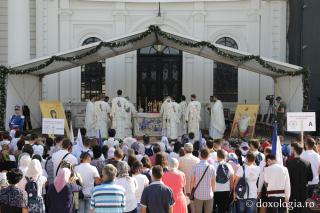 (Foto) Sfânta Liturghie din cadrul Întâlnirii Tinerilor Ortodocși din Moldova