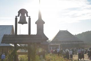 (Foto) Slujbă arhierească de hramul Mănăstirii Lebăda - Înălțarea Sfintei Cruci