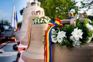 Părintele Patriarh Daniel a săvârşit slujba de sfințire a celor șase clopote ale Catedralei Naționale