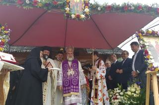 Liturghie arhierească la Biserica „Sfinții Părinți Ioachim și Ana” din Roman
