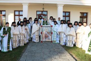 Catedrala Arhiepiscopală din Roman şi-a cinstit ocrotitoarea