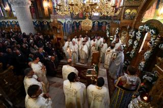 „Românii au simţit mereu ajutorul Maicii Domnului”