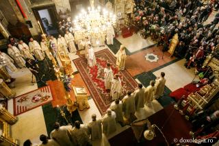 (Foto) Sfânta Liturghie arhierească săvârșită de Preasfințitul Ignatie, Episcopul Hușilor