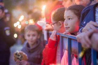 (Foto) Bucurie și emoții alături de Sfânta Parascheva și Sfânta Ecaterina – Procesiunea „Calea Sfinților”, 2018