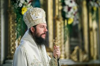 (Video) Mă plec în fața dumneavoastră căci nu ați ascultat oamenii, ci vocea și chemarea Sfintei Parascheva - PS Damaschin Dorneanul