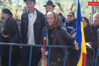 (Video) Dragul de Sfânta Parascheva și recunoștința îi aduc an de an la Iași