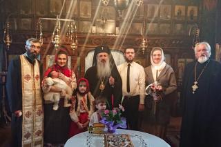 IPS Mitropolit Teofan a oficiat Taina Botezului pentru prunca Maria Balmuș