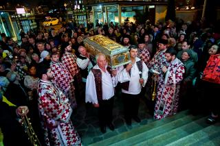 Procesiune cu moaștele Sfântului Ioan Gură de Aur, la Paraclisul Catedralei Naționale