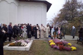 Slujbă de pomenire pentru arhimandritul Mina Dobzeu