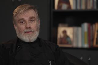(Video) Un Episcop ia în ocrotire un tânăr și-l îndrumă pe calea spre sfințenie