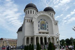 Catedrala „Sfânta Treime” din Arad – o bucurie pentru Centenarul Marii Uniri din 1918