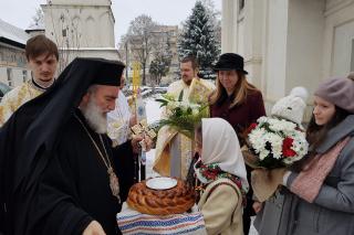 Liturghii arhiereşti în parohiile Precista Mare şi Chiţoc