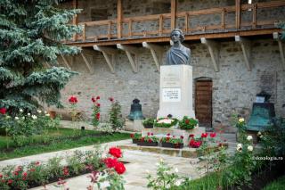 Credinţa lui Eminescu ca numinos în fluctuaţie şi nelimpezire