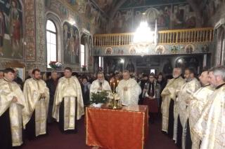Seară duhovnicească în Parohia „Sfinţii Trei Ierarhi” din Buhuși