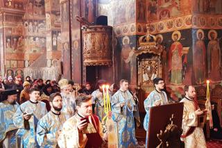 Rugăciuni arhierești de Anul Nou la Roman și Huși
