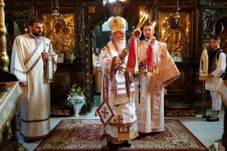 Liturghie arhierească la Suceava: „Să stăruim în rugăciunile noastre și Dumnezeu ne va da întotdeauna ceva”