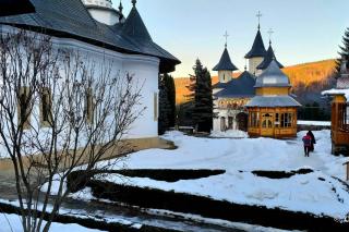 (Foto) Zile de februarie la Mănăstirea Sihăstria