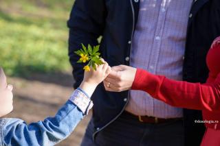 (Video) Nașterea, creșterea și educarea copiilor – o foarte bună ocazie pentru părinți de a-și dobândi mântuirea