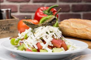 Salată bulgărească