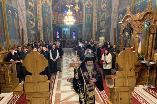 Liturghia Darurilor mai înainte sfințite, la catedrala din Huşi
