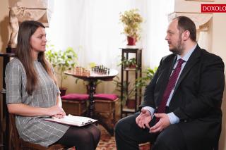 (Video) „Tânărul în cetate” - Interviu cu conf. dr. Adrian Papahagi
