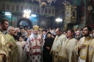 Liturghie arhierească la Biserica „Sfinţii Voievozi” din Bârlad