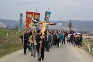 Pelerinii, așteptați la Procesiunea „Drumul Crucii” de la Mănăstirea Hadâmbu