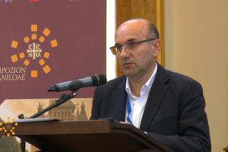 (Video)  Reminscențe ale imperatativelor totalitare: tămăduire prin îngemănarea psihoterapiei cu practicile religioase creștine – Prof. univ. dr. Adrian Opre