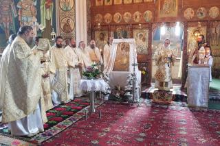 IPS Părinte Pimen a slujit cu ocazia hramului Parohiei Slătioara