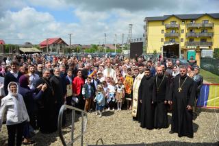 Slujire arhierească și sfințire în Valea Adâncă – IPS Mitropolit Teofan: „Biserica o facem pentru că dorim să fim ucenicii lui Hristos”