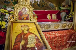 Acatistul Sfintei Cuvioase Parascheva
