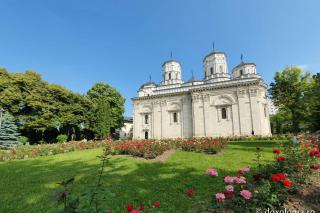 (Foto) Raiul de la Mănăstirea Golia