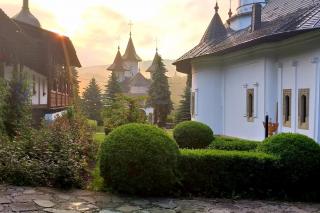 (Foto) Început de iunie la Mănăstirea Sihăstria