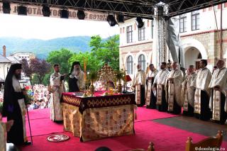 Orașul Piatra Neamț în zi de sărbătoare